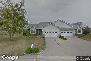 8 Country View Dr, Mechanicsville, IA 52306