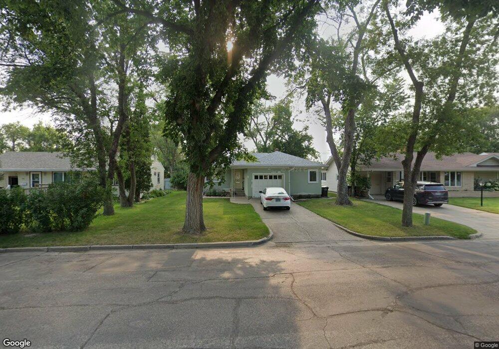 305 11th Ave NE, Jamestown, ND 58401 - photo 1