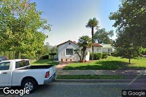 735 Lakeview Dr, Redding, CA 96001