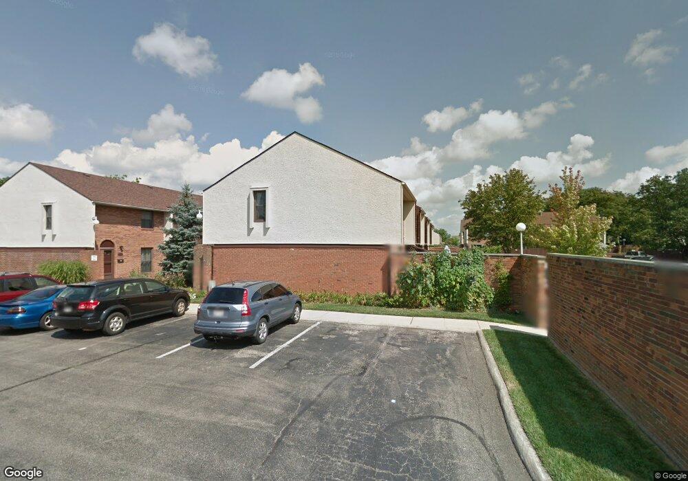 1896 Willoway Cir S, Columbus, OH 43220 - photo 1