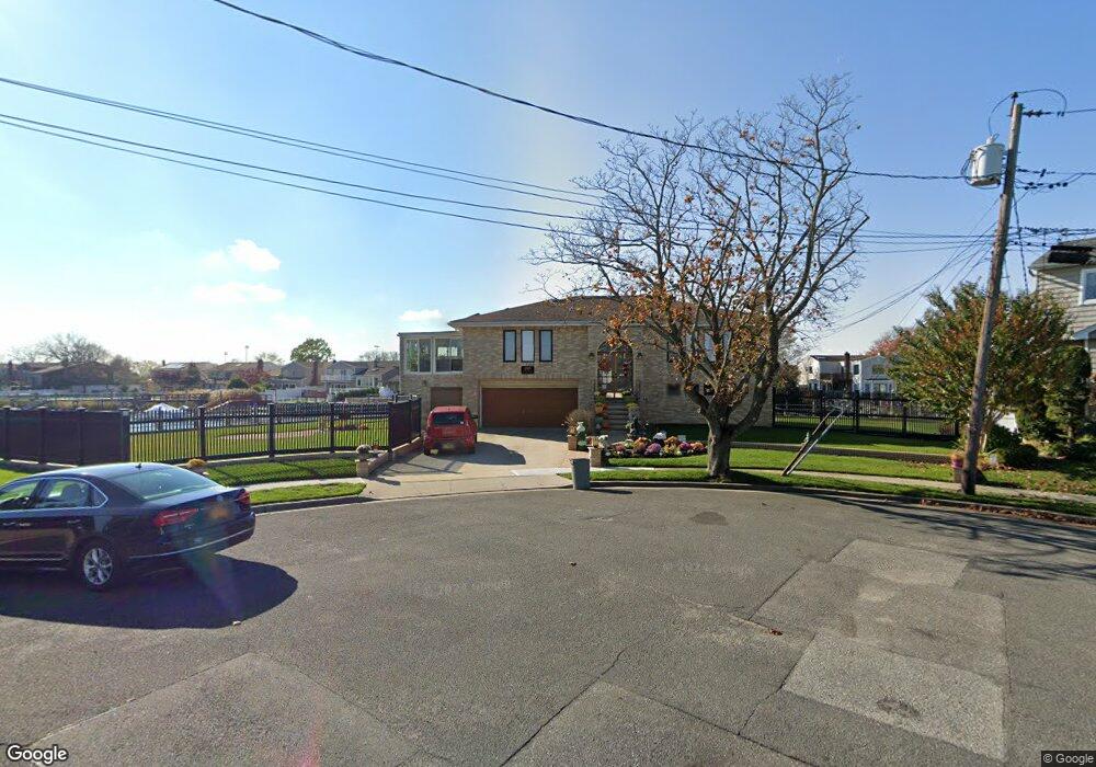 195 Links Dr W, Oceanside, NY 11572 - photo 1