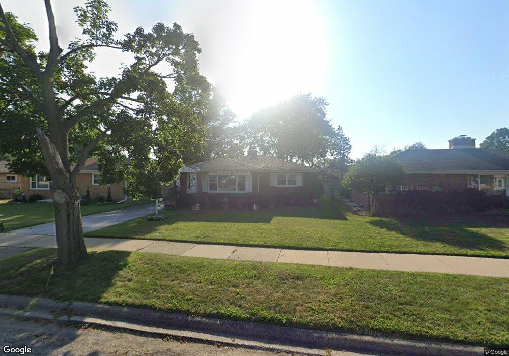 826 S Fulton Ave, Waukegan, IL 60085 - photo 1