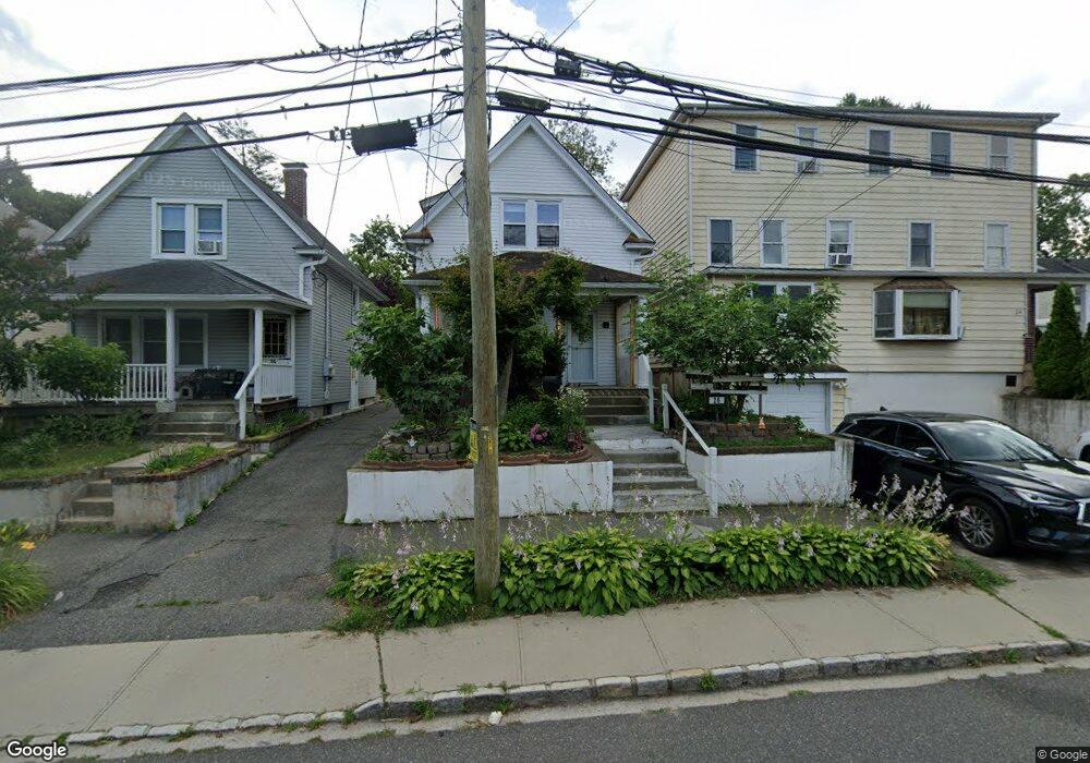 26 North Rd, Great Neck, NY 11024 - photo 1