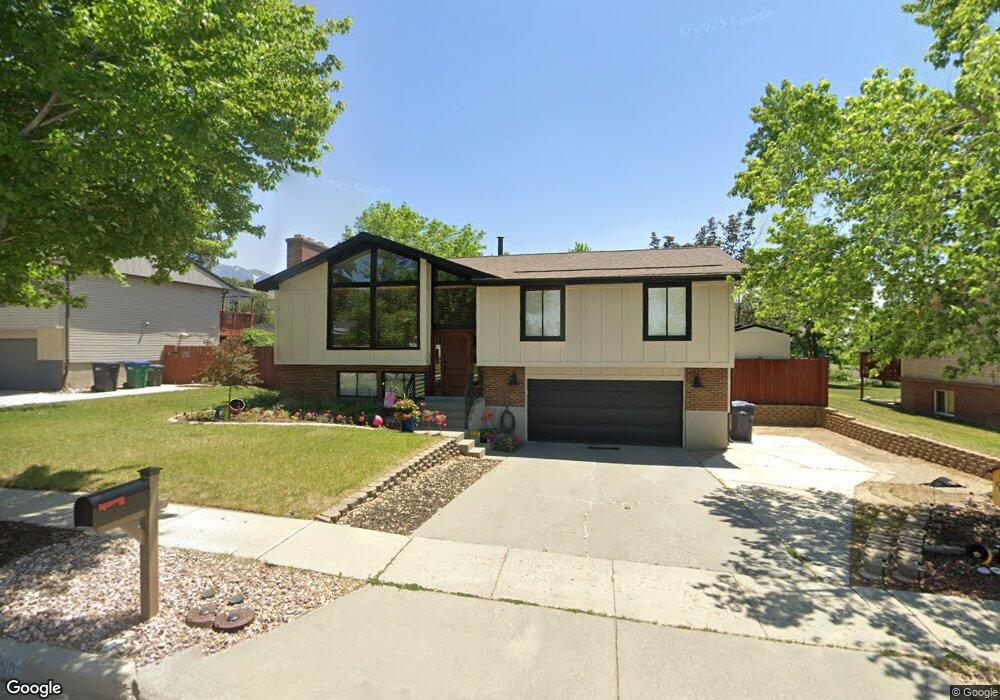1198 Mockingbird Ln, Sandy, UT 84094 - photo 1