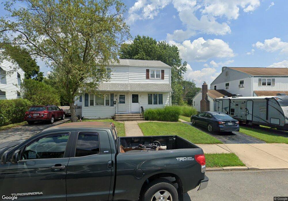 1323 Crestwood Rd, Bethlehem, PA 18018 - photo 1