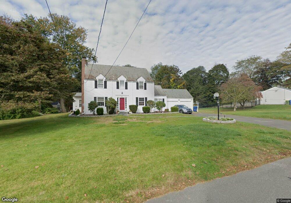 132 Eastfield Rd, Waterbury, CT 06708 - photo 1