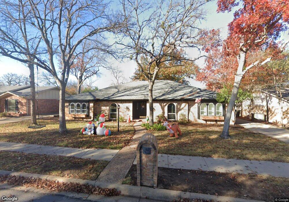 2401 Lakeview Dr, Bedford, TX 76021 - photo 1