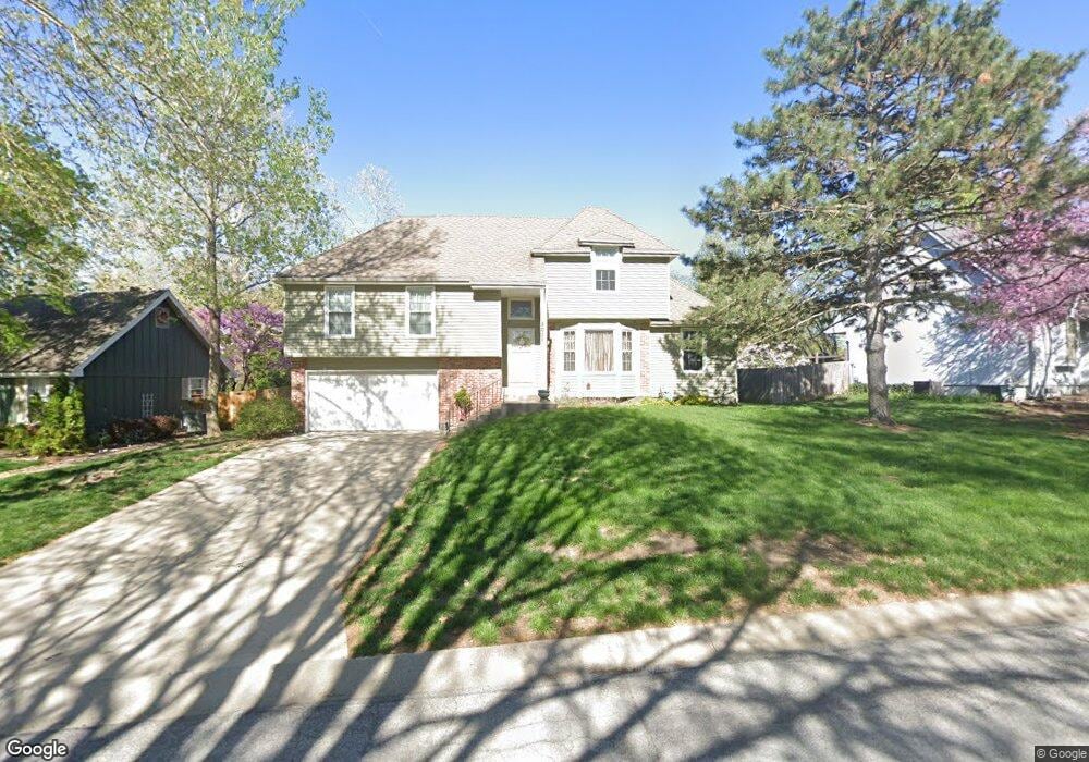 8011 Haskins St, Lenexa, KS 66215 - photo 1