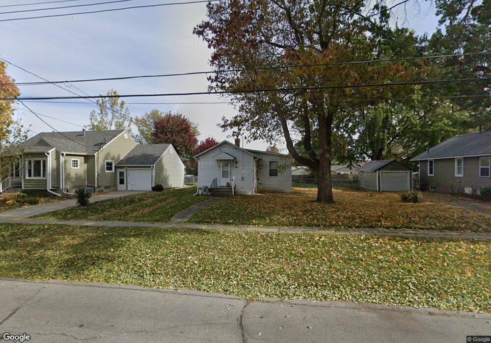 322 E 10th St S, Newton, IA 50208 - photo 1