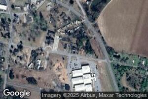 104 Little Ave W, Broxton, GA 31519