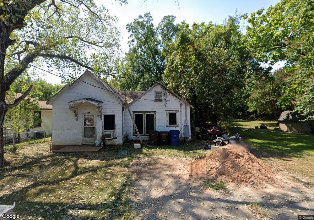 922 W Ford St, Denison, TX 75020 - photo 1