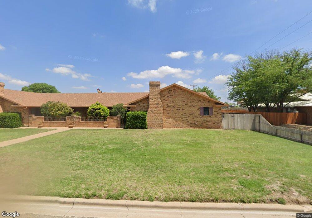 3614 Grandview St, Plainview, TX 79072 - photo 1