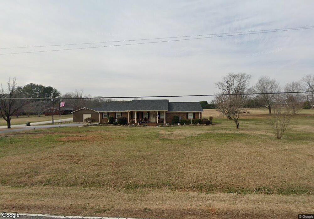 130 Berry Rd, Boiling Springs, SC 29316 - photo 1