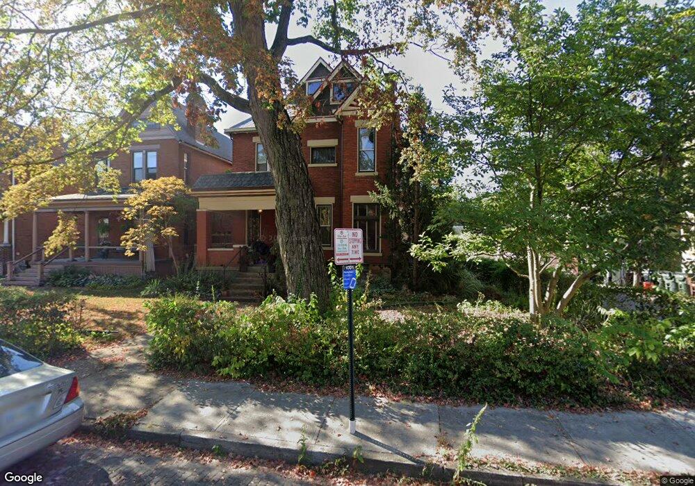 241 W Hubbard Ave, Columbus, OH 43215 - photo 1