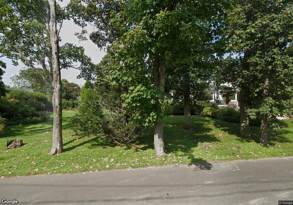 8 Middle Way, Old Greenwich, CT 06870 - photo 1