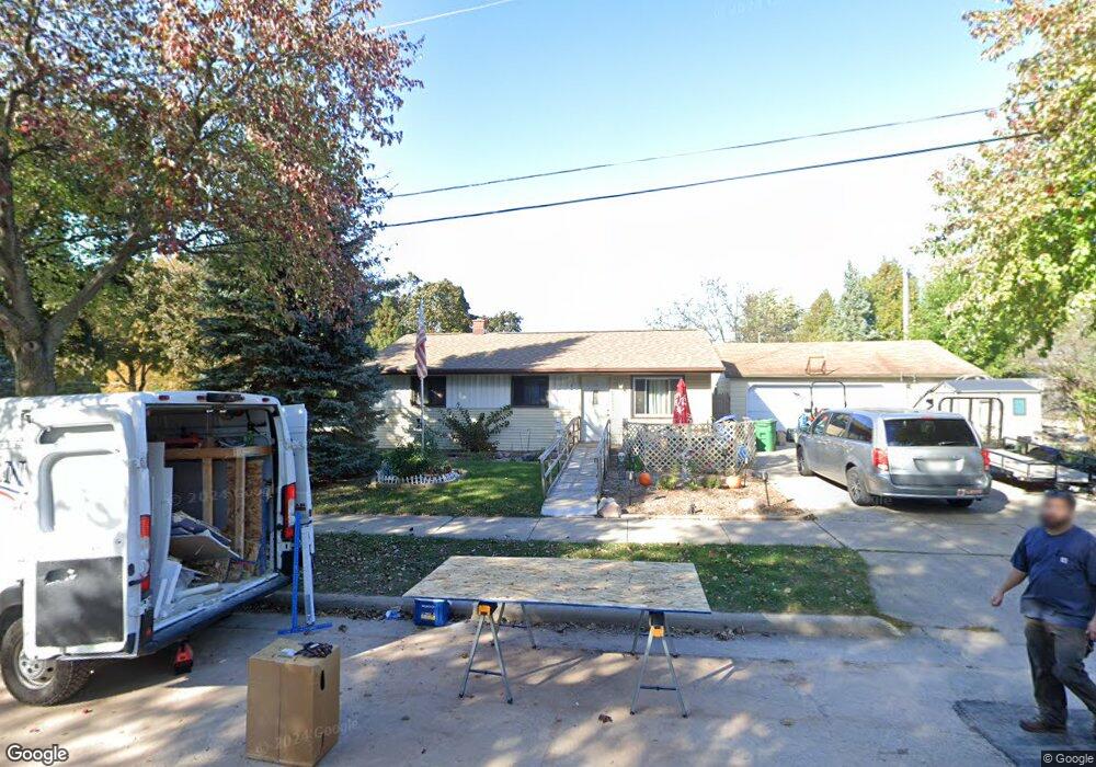 434 Roger St, Combined Locks, WI 54113 - photo 1