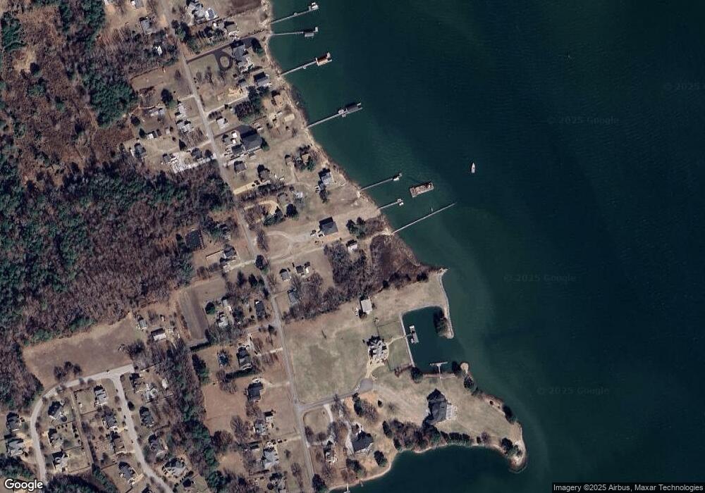 1008 Dandy Loop Rd, Yorktown, VA 23692 - photo 1