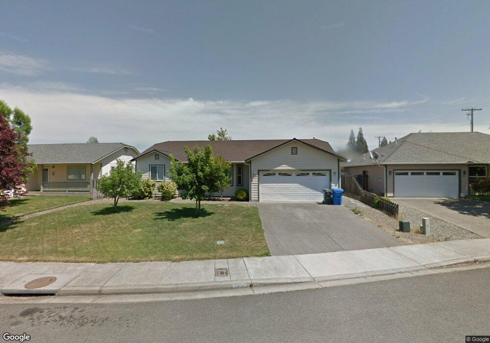 977 Tanager Way, Grants Pass, OR 97527 - photo 1