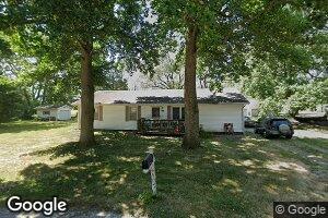 105 Oak St, Moweaqua, IL 62550