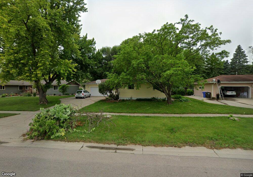 3226 Elm St N, Fargo, ND 58102 - photo 1