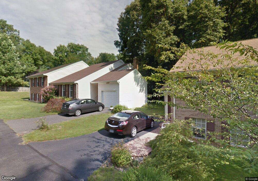 9990 Hemlock Woods Ln, Burke, VA 22015 - photo 1