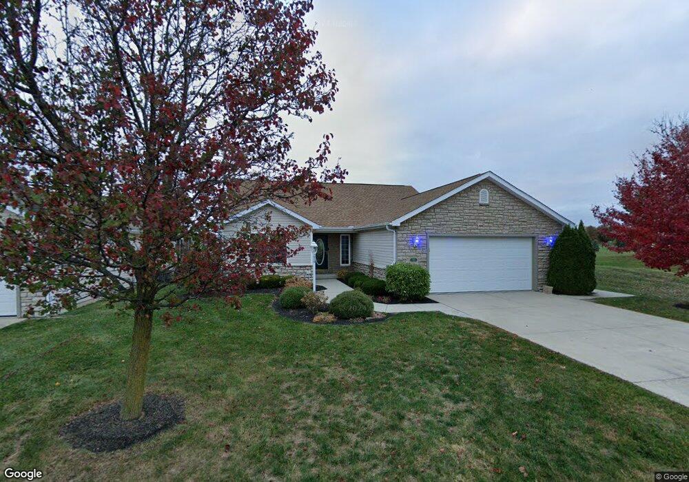810 Adams Ct, Wapakoneta, OH 45895 - photo 1