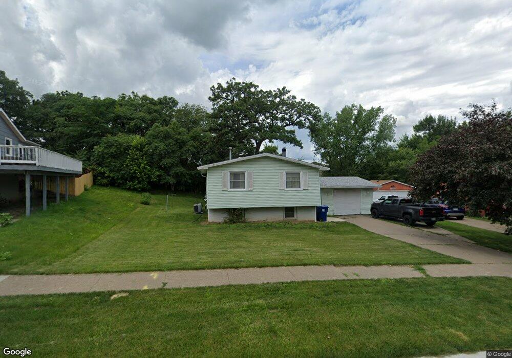 1524 Emerald Dr, Davenport, IA 52804 - photo 1