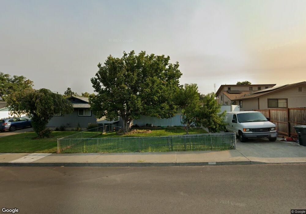 307 W 15th St, the Dalles, OR 97058 - photo 1