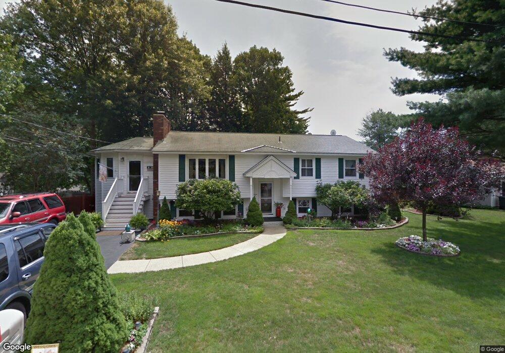 7 Lancelot Dr, Hooksett, NH 03106 - photo 1