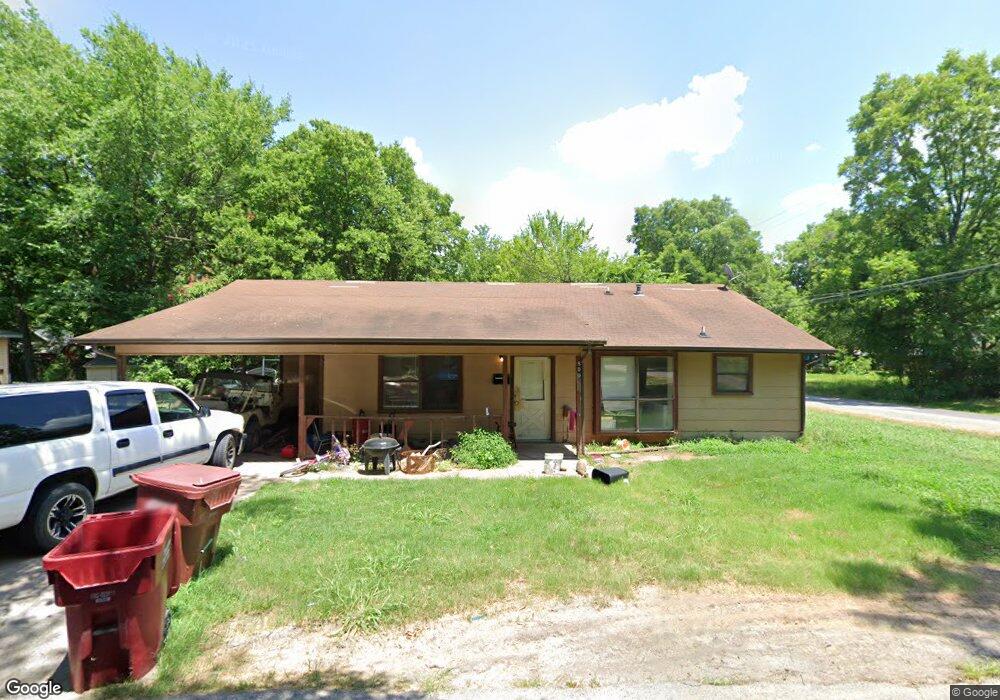 800 Pine St, Bonham, TX 75418 - photo 1