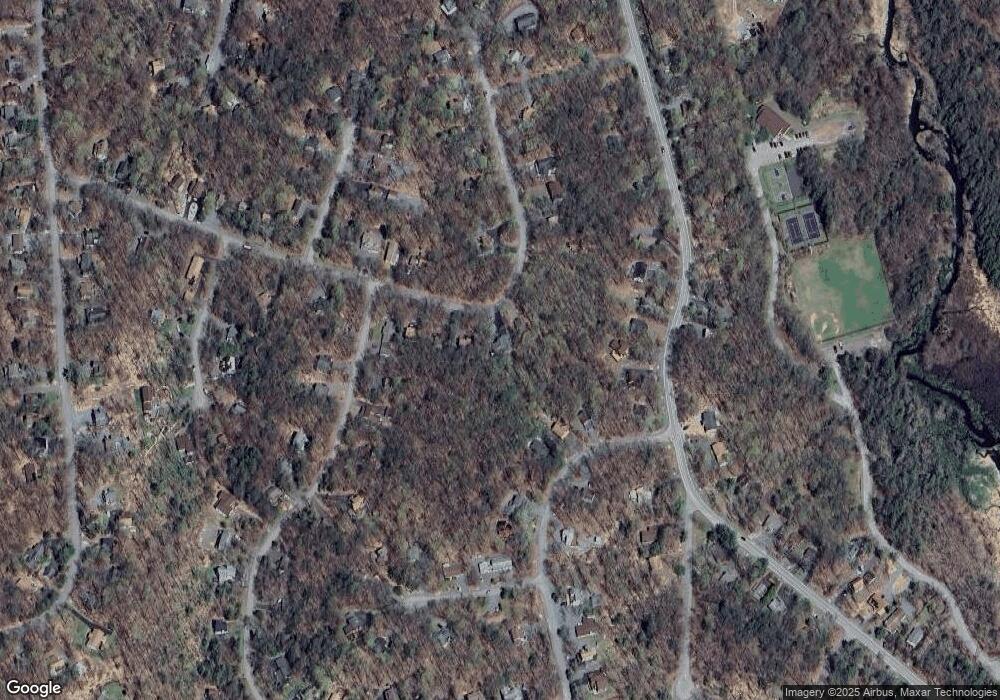 453 Lakewood Dr, Hamlin, PA 18427 - photo 1