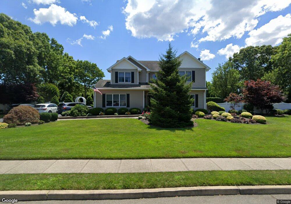 4 Andrea Ln, Holtsville, NY 11742 - photo 1