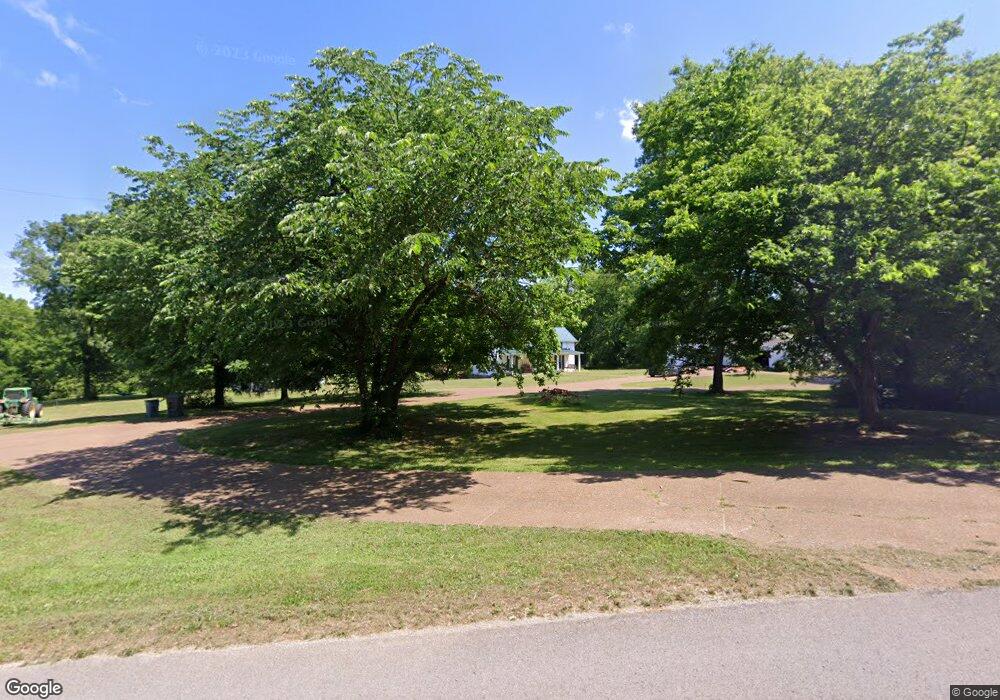 1350 Powell Ln, Lewisburg, TN 37091 - photo 1