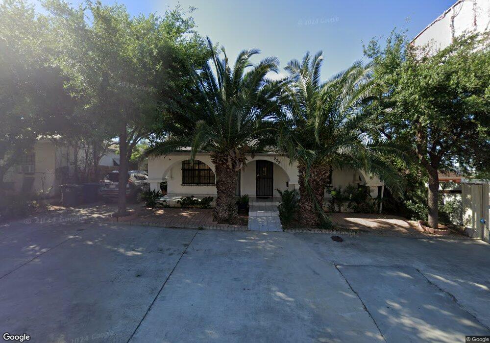 303 E Gustavus St, Laredo, TX 78040 - photo 1