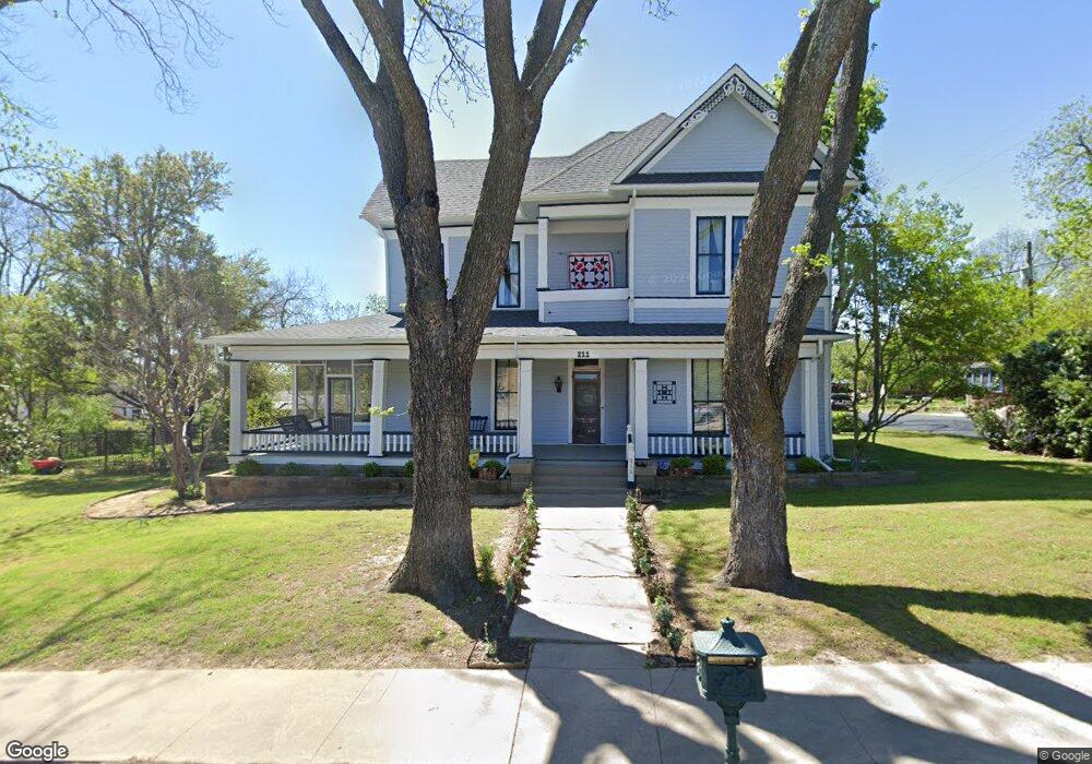 211 W Oak St, Weatherford, TX 76086 - photo 1