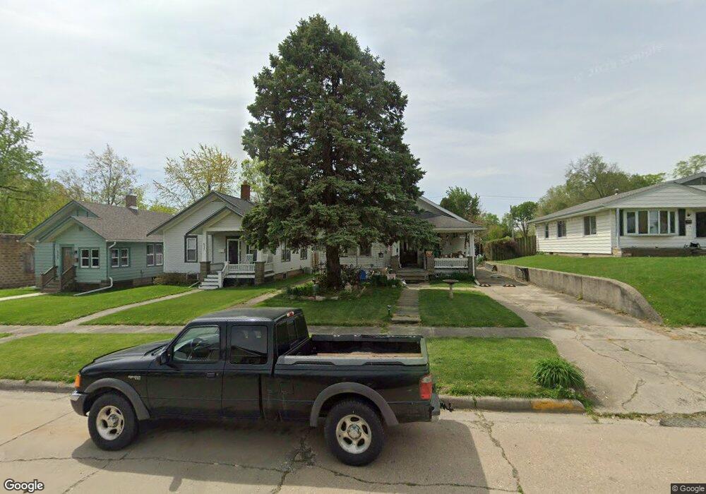 541 4th St, Lincoln, IL 62656 - photo 1