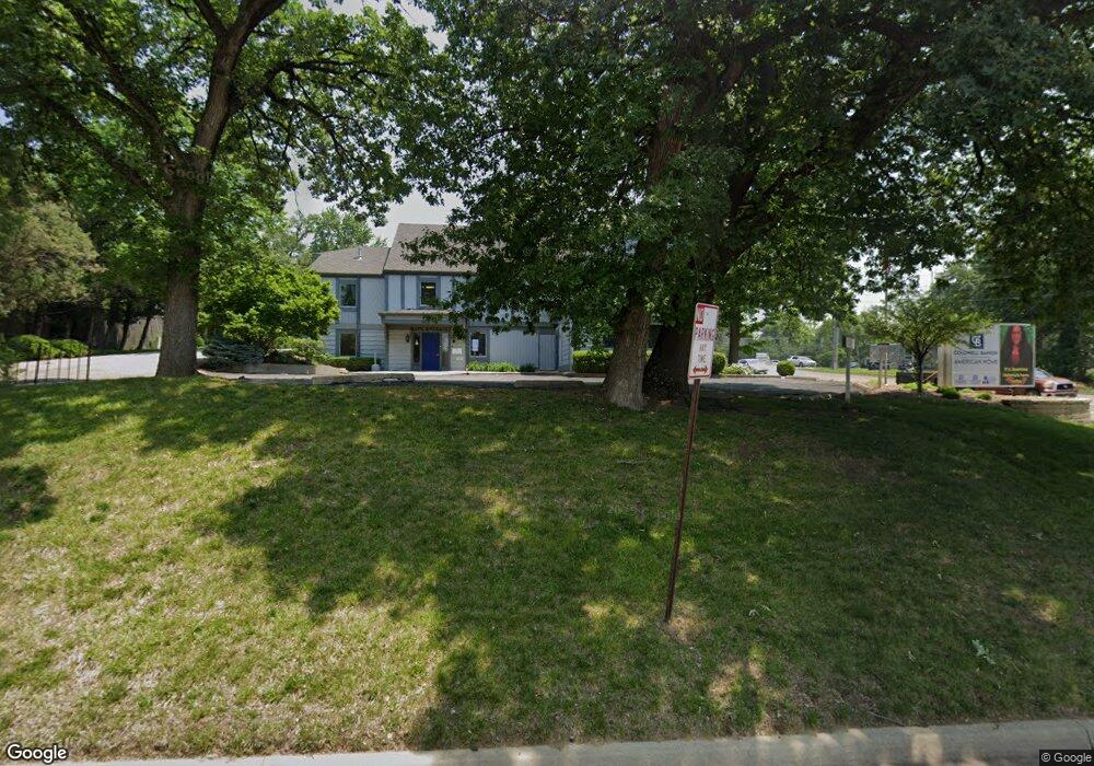 2222 SW 29th St, Topeka, KS 66611 - photo 1