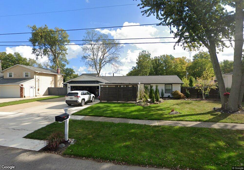 813 Sunset Ave, Sheffield Lake, OH 44054 - photo 1