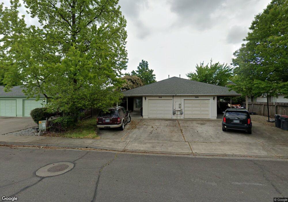 586 Primrose Dr, Central Point, OR 97502 - photo 1