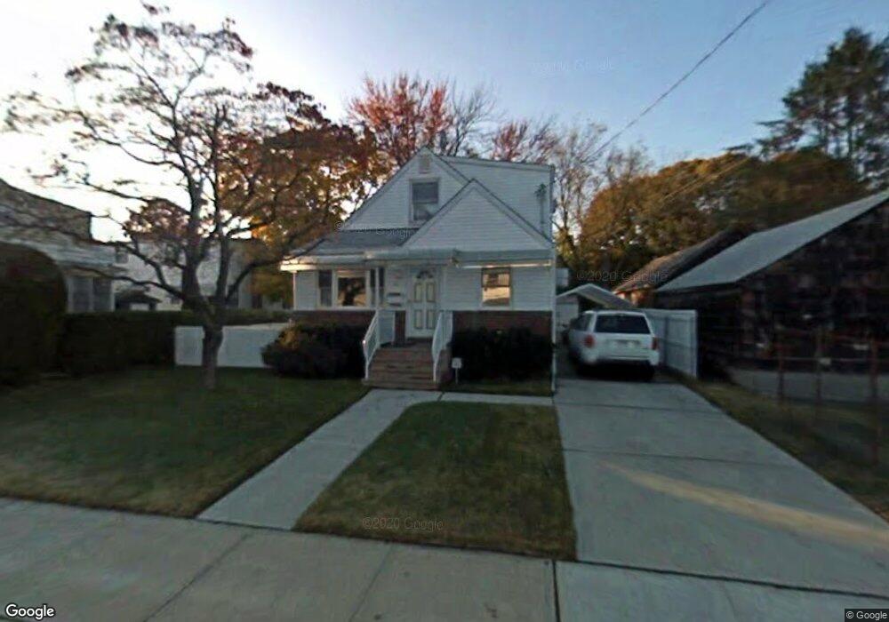 24 Acorn Place, Lynbrook, NY 11563 - photo 1