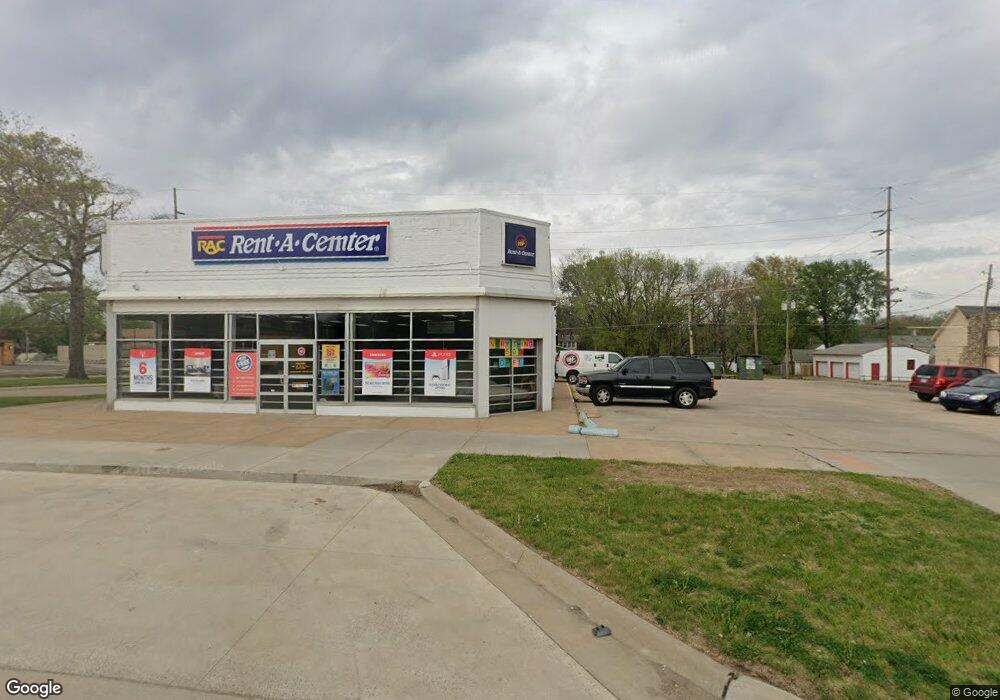 712 SW 6th Ave, Topeka, KS 66603 - photo 1