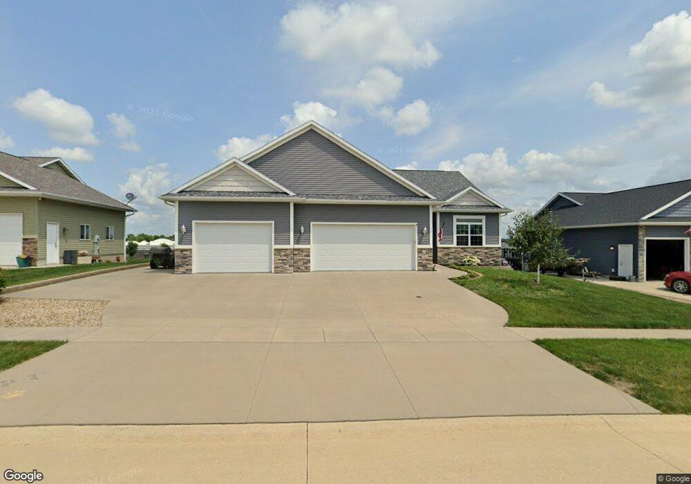 724 Main St S, Center Point, IA 52213 - photo 1