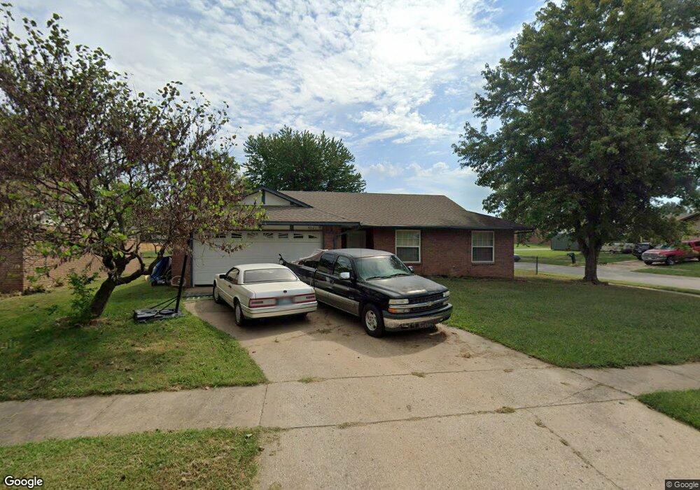 4621 S Cedar Ave, Broken Arrow, OK 74011 - photo 1