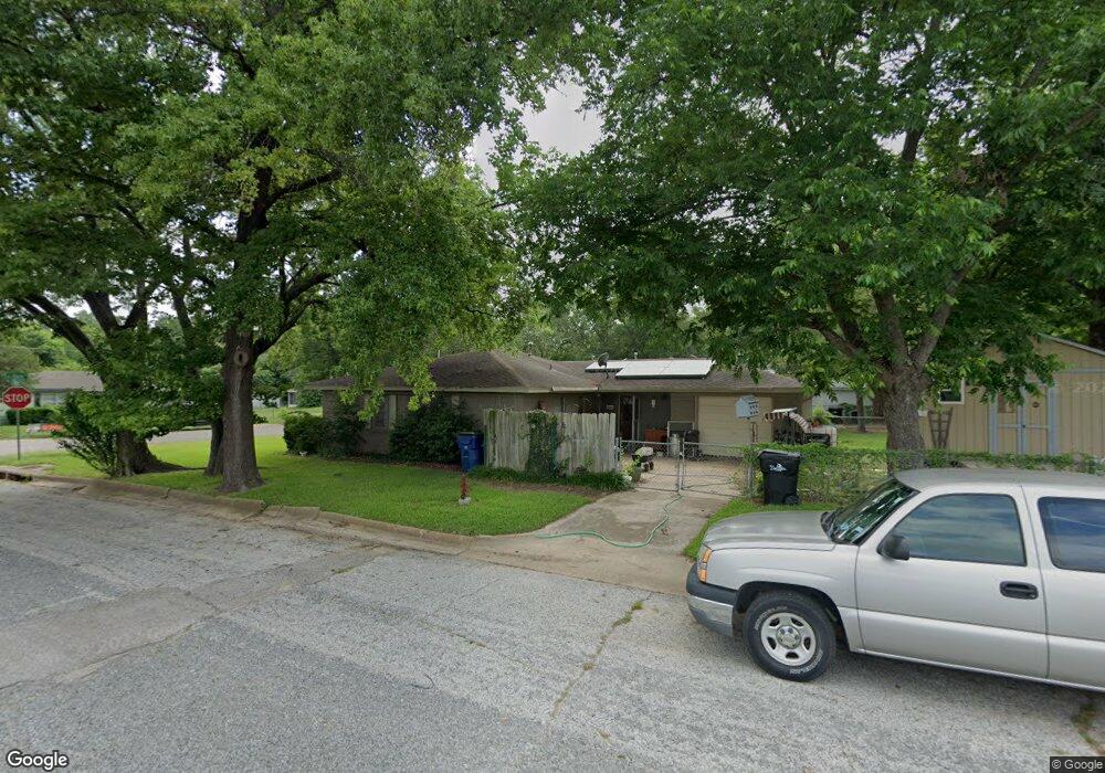 401 W Heron St, Denison, TX 75020 - photo 1