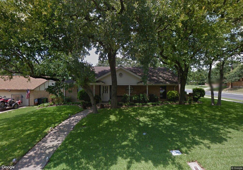 600 Cumberland Dr, Hurst, TX 76054 - photo 1