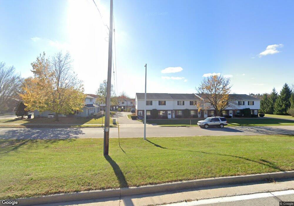 321 W Washington St unit 7, Slinger, WI 53086 - photo 1