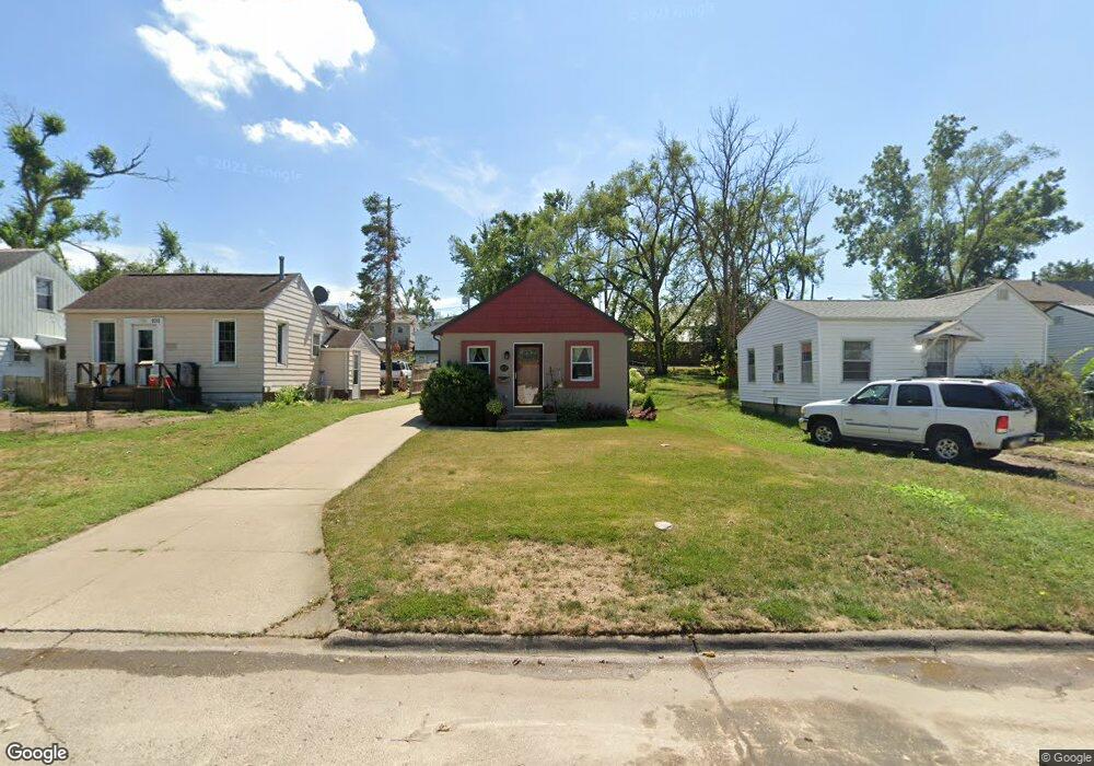 937 21st Ave SW, Cedar Rapids, IA 52404 - photo 1