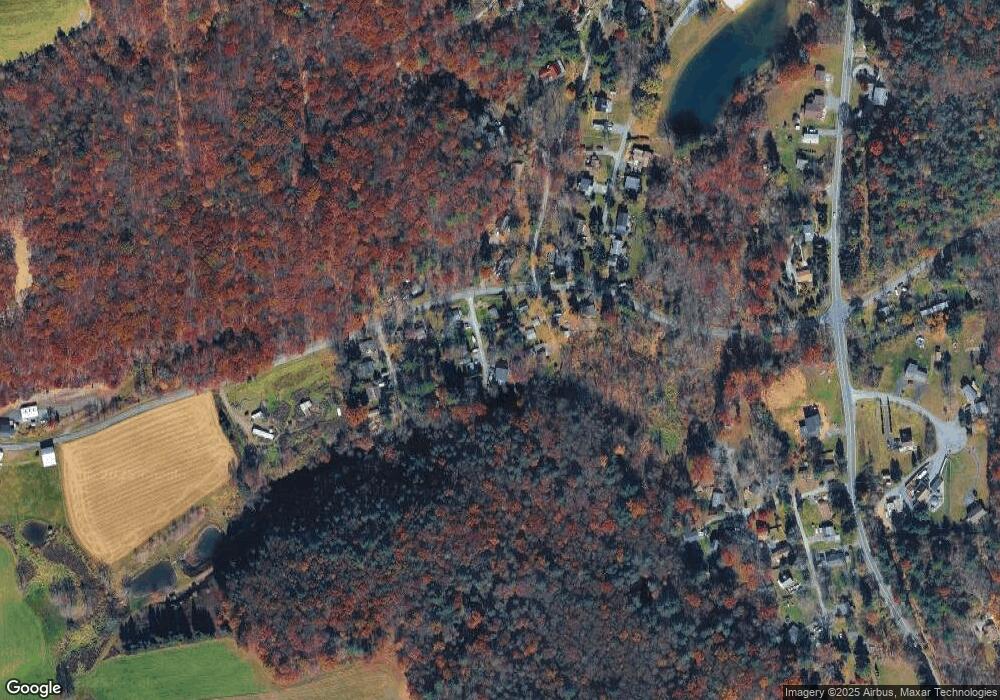 207 Viscount Ln, Kunkletown, PA 18058 - photo 1