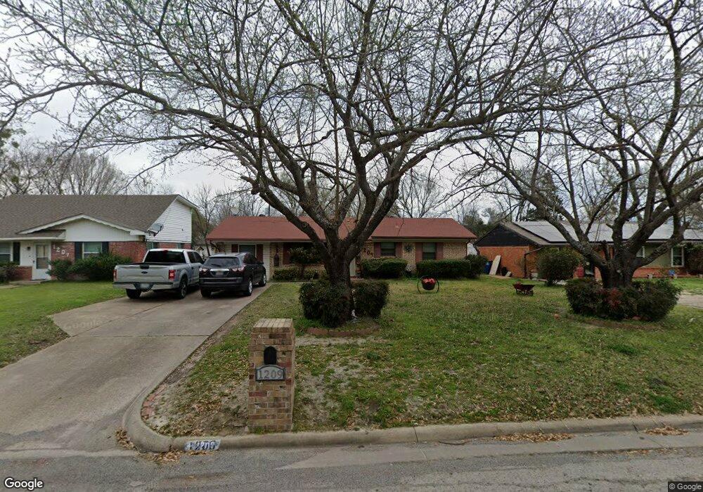 1209 S 1st St, Corsicana, TX 75110 - photo 1