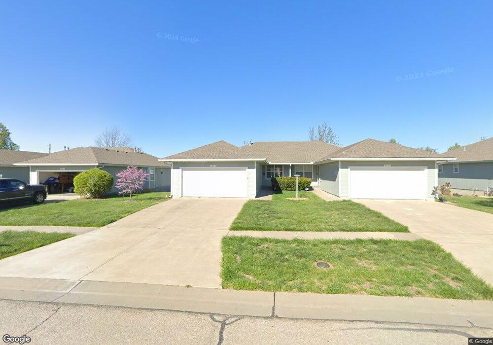 3361 SW Chelsea Cir, Topeka, KS 66614 - photo 1
